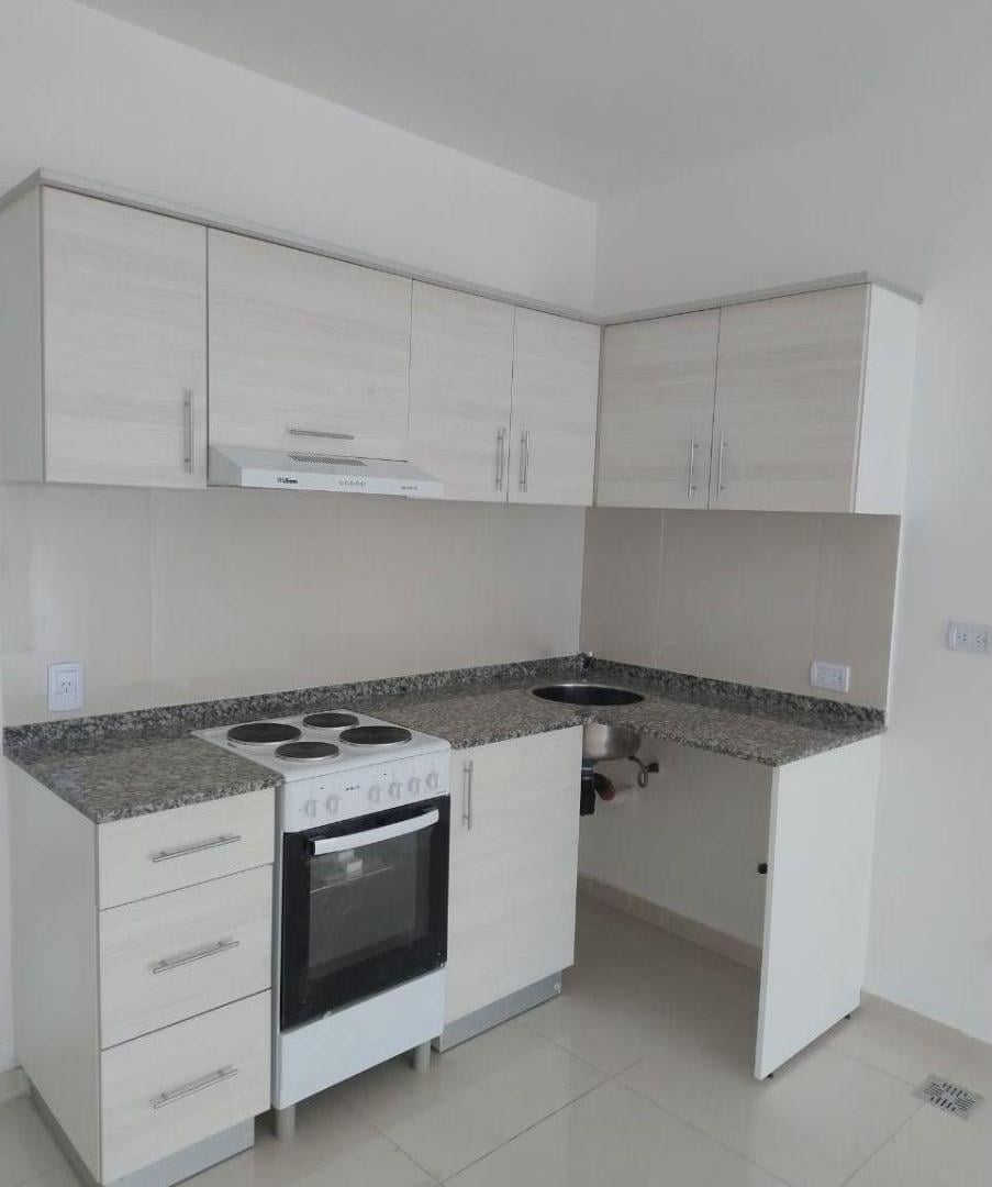 Foto de DEPARTAMENTO MONOAMBIENTE EN PLANTA BAJA AL FRENTE CON PATIO, imagen 2