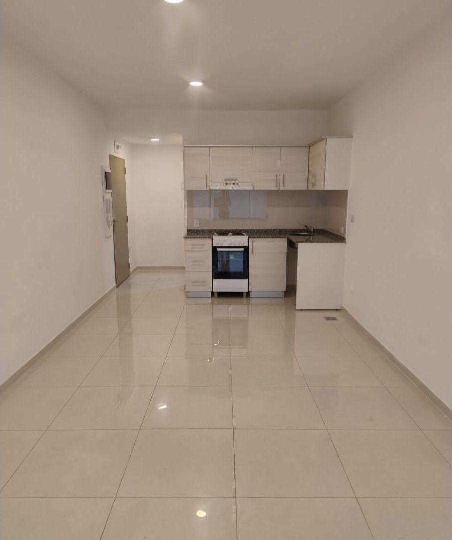 Foto de DEPARTAMENTO MONOAMBIENTE EN PLANTA BAJA AL FRENTE CON PATIO, imagen 4