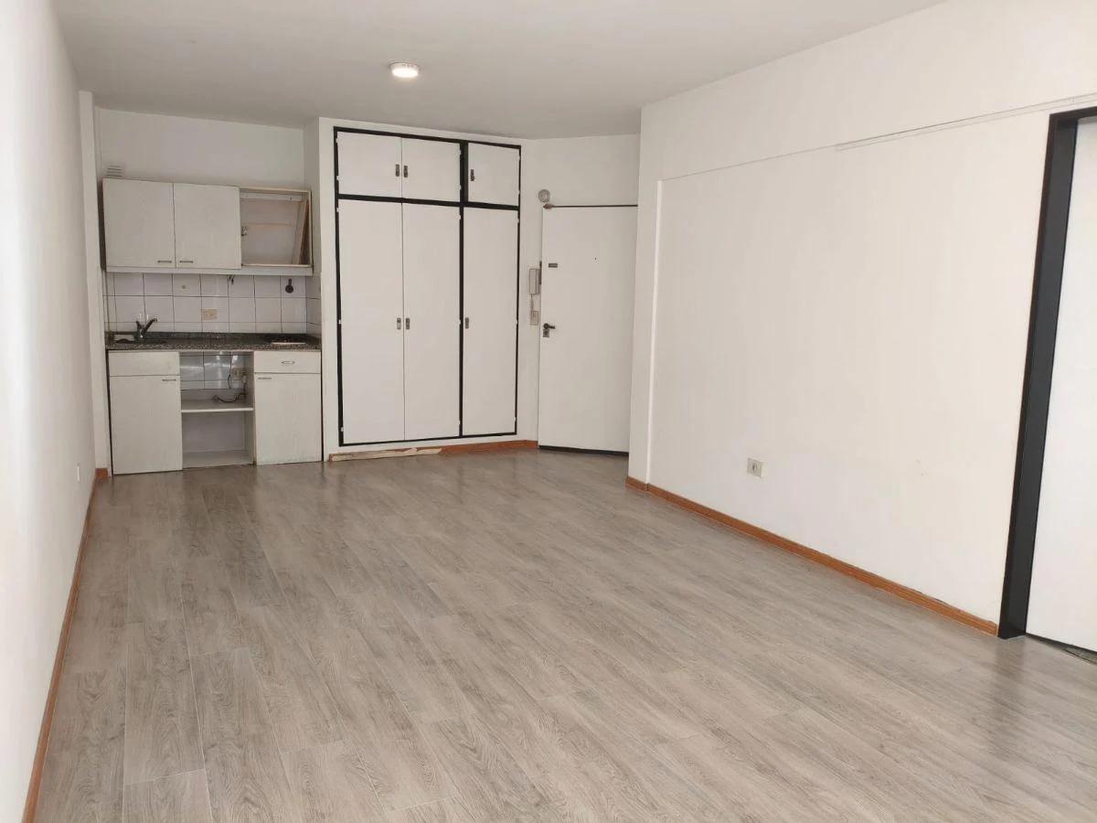 Foto de MONOAMBIENTE CON BALCÓN AL CONTRAFRENTE EXCELENTE UBICACIÓN, imagen 2