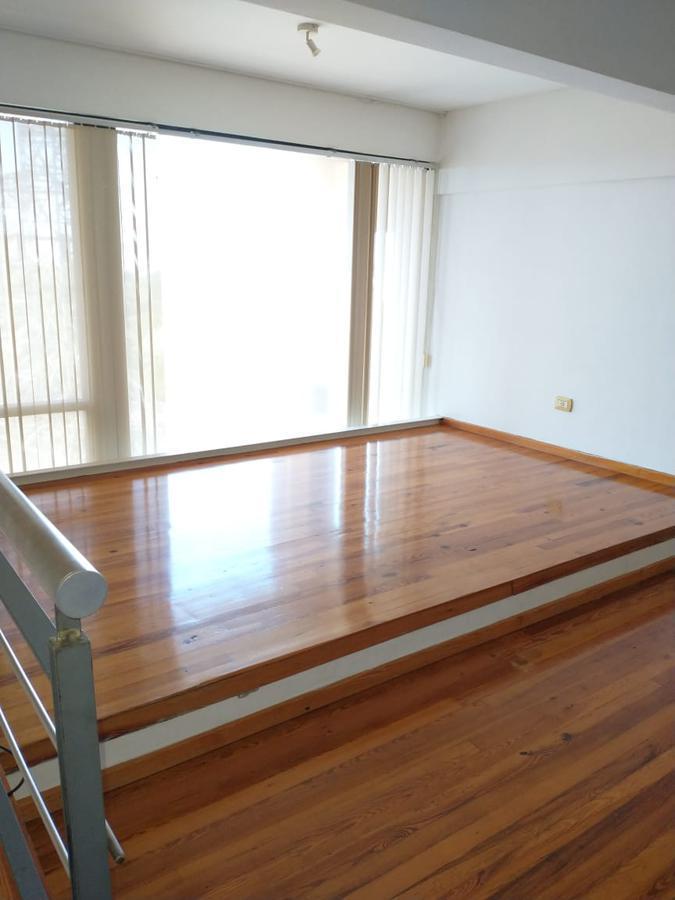 Excelente departamento en duplex de 2 amb con balcon, parrilla y pileta