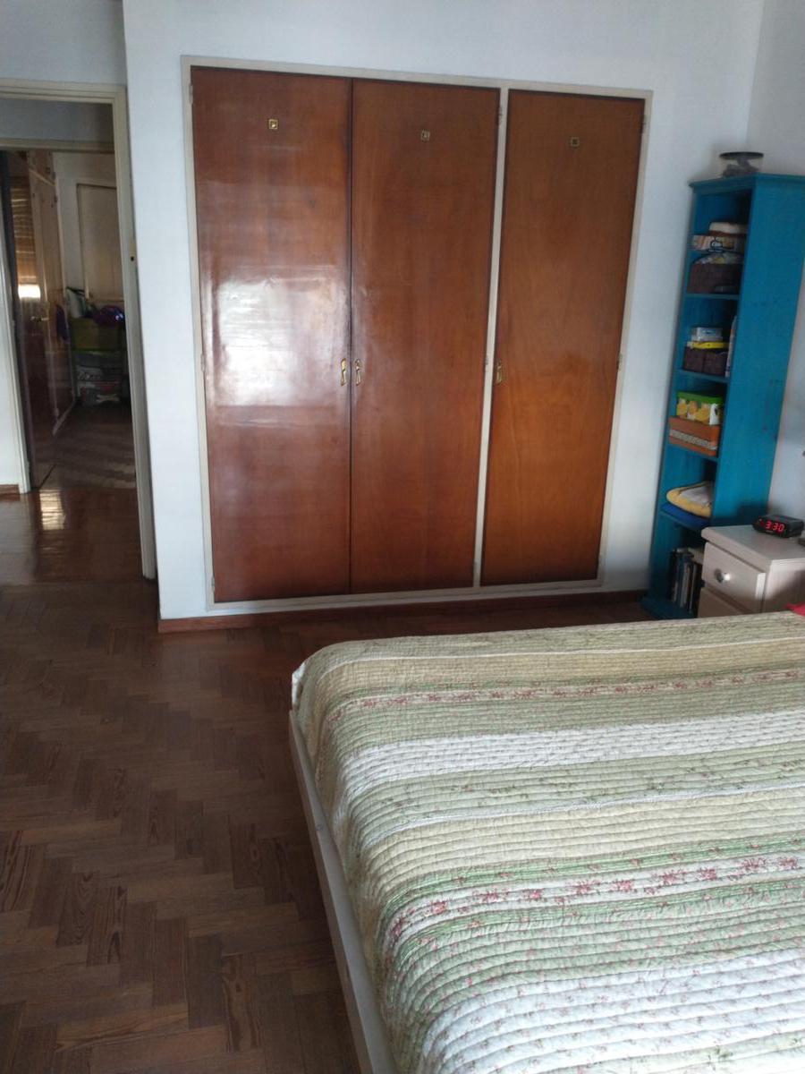 Departamento 4 Ambientes con Dependencia. Excelente Ubicación. - Martinez 4