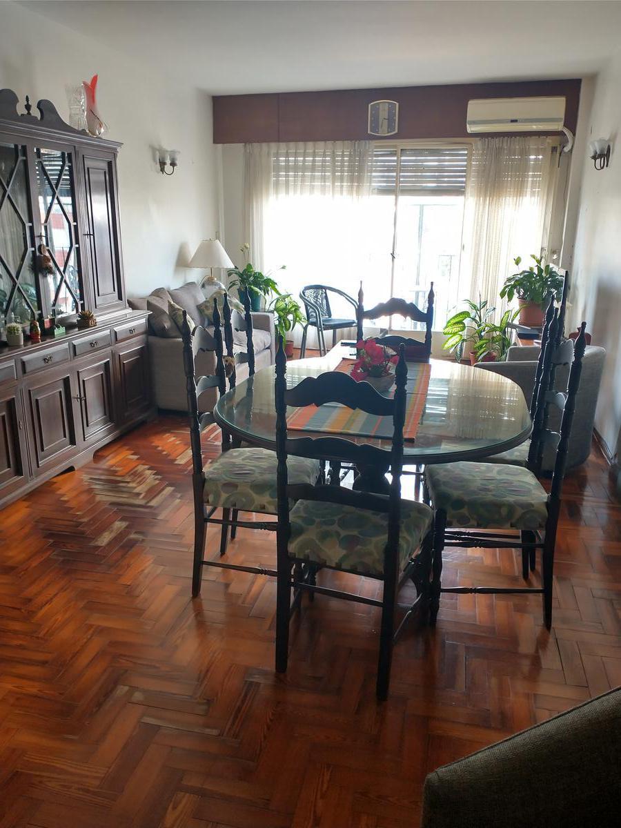 Departamento 4 Ambientes con Dependencia. Excelente Ubicación. - Martinez 2