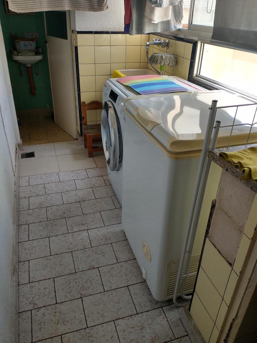 Departamento 4 Ambientes con Dependencia. Excelente Ubicación. - Martinez 1