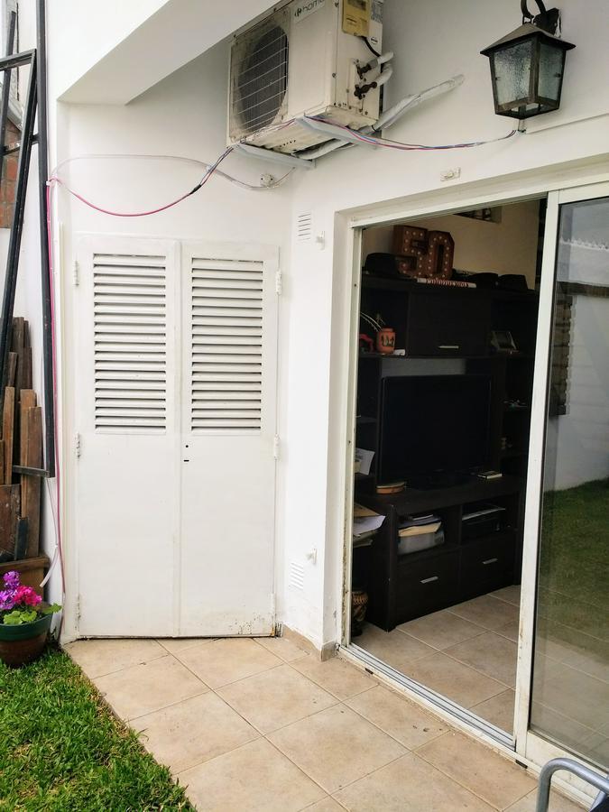 Foto de PRECIO REBAJADO! IMPECABLE DUPLEX 4 AMB CON JARDÍN!!, imagen 3
