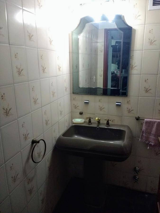 Vicente López - Sólido Chalet de 6 Amb en 3 Plantas. - Amplio Jardín, con Piscina! 4