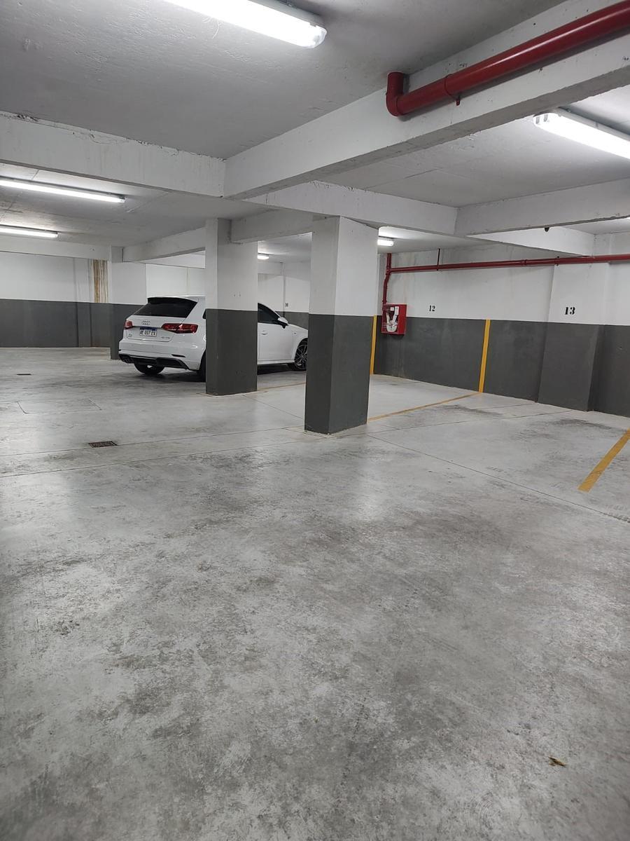 Foto de Departamento 2 ambientes categoría cochera cubierta. Excelente, imagen 4
