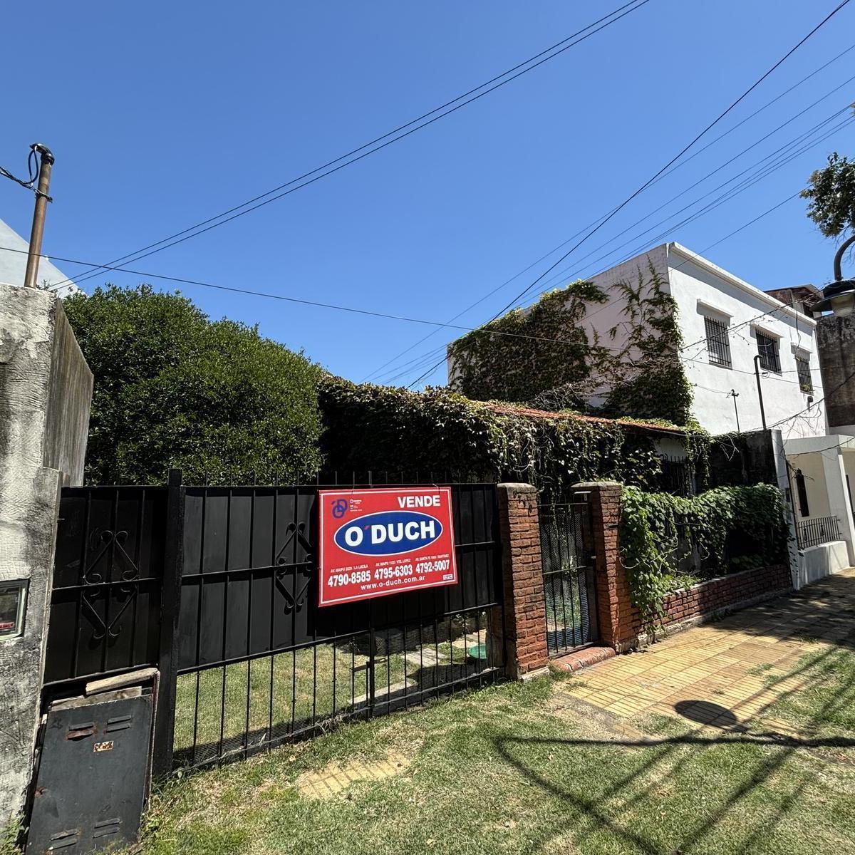 Terreno en 8,66 x 21,13 apto duplex. Olivos.