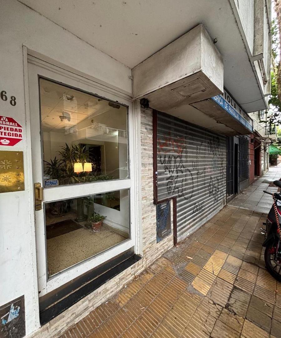 Local con vivienda, ampliable a un gran local. Olivos.