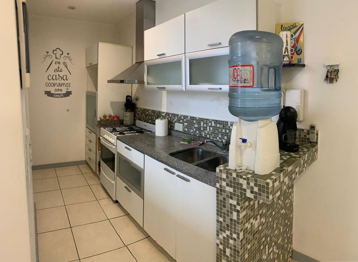 Foto de Departamento 2 ambientes amoblado y equipado con patio/jardín. SUM, imagen 4