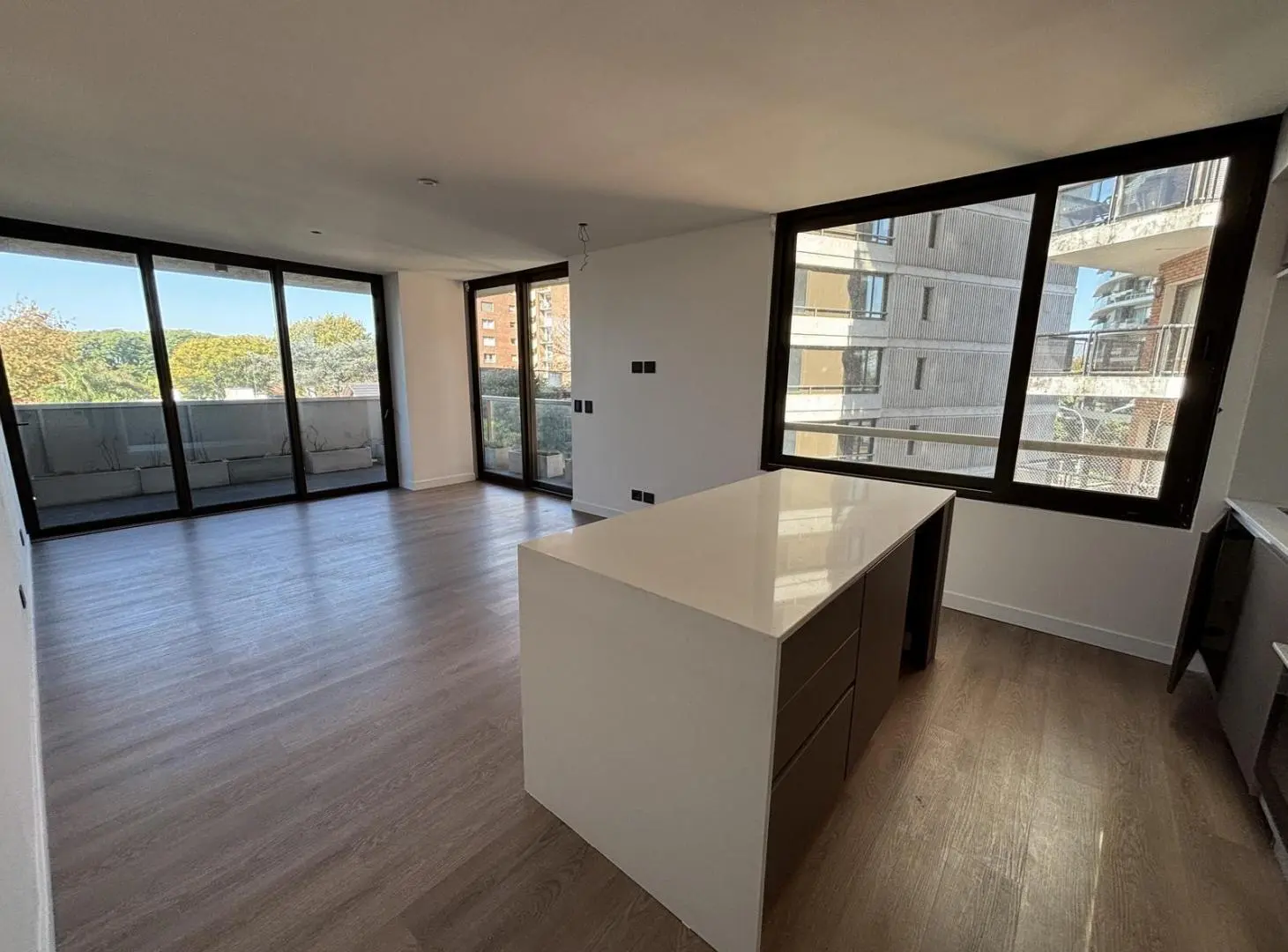 Excelente departamento 2 ambientes a estrenar. Cochera. Piscina, SUM. 4