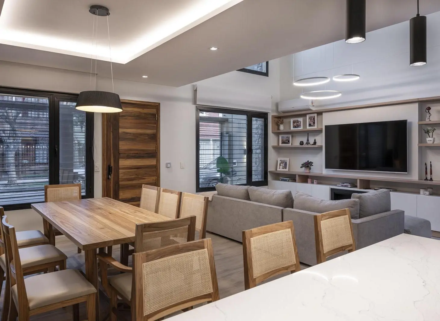 Casa nueva de categoria única. Olivos. 2
