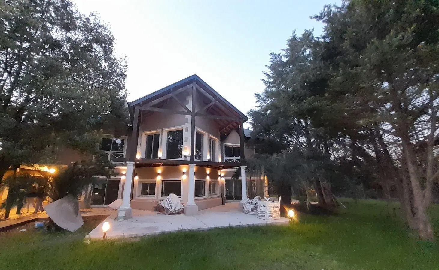 Imponente Chalet de 9 amb sobre Lote de 2.000 m2! 2