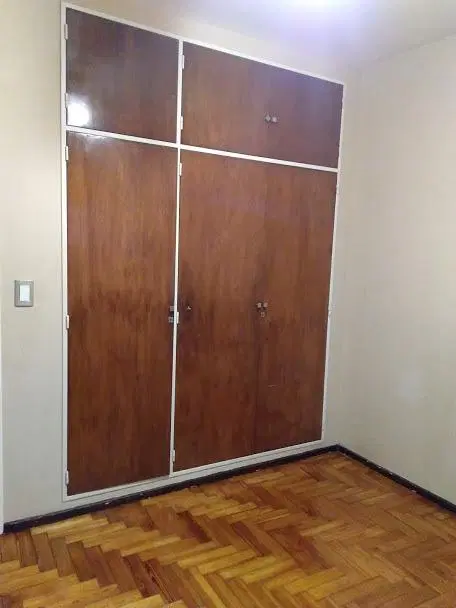 Departamento 3 ambientes. Excelente ubicación. Apto crédito. Vicente López. 5