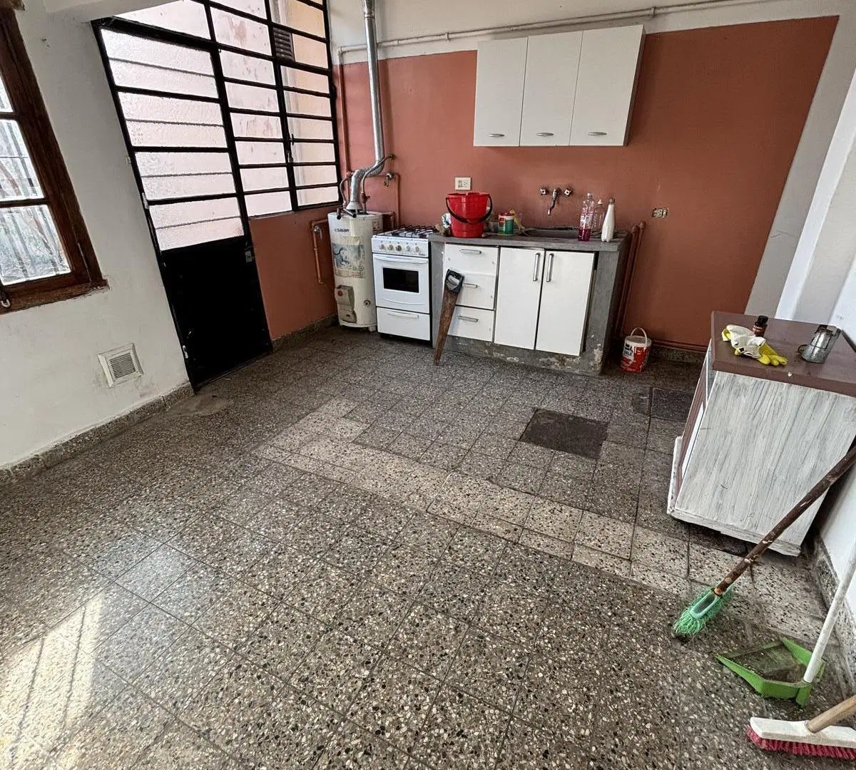 Casa 3 ambientes gran jardín. Martínez. 3