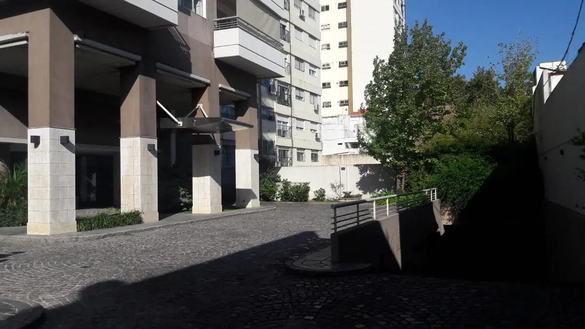 Vicente López - Excelente monoambiente con balcón en edificio con seguridad!! 1