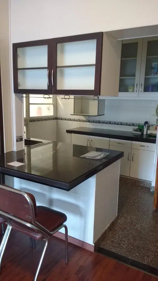 Departamento 4 ambientes, patio, balcón, cochera cubierta - Olivos 5