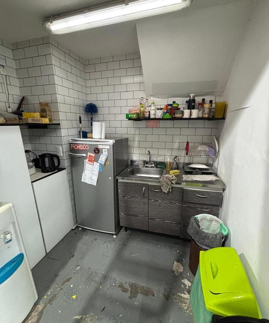 Foto de Local/galpón amplio lote propio - Vicente López, imagen 2