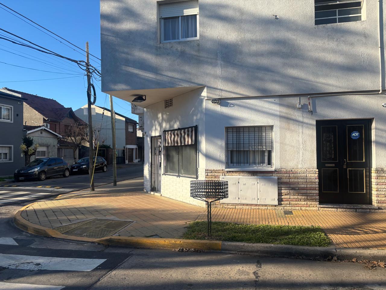 PH 3 ambientes patio. Olivos.
