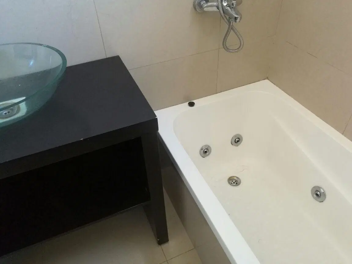Departamento semipiso nuevo. 3 dormitorios, cochera. SUM, piscina. 5