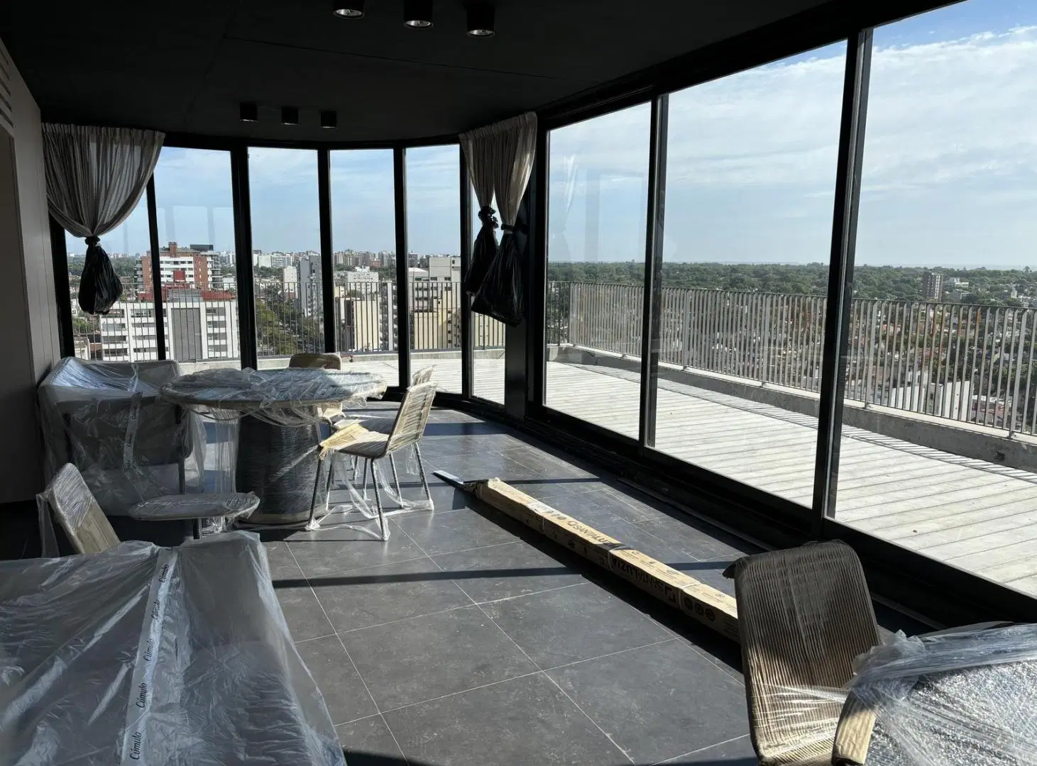 Excelente 2 ambientes nuevo en Torre Bamboo - Olivos 2