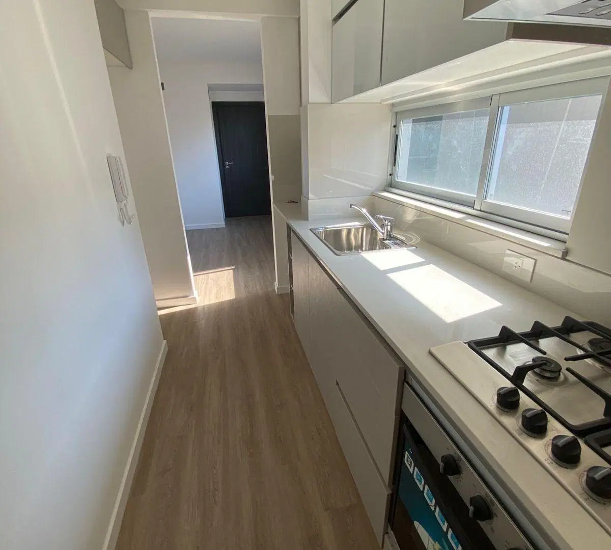 Departamento 2 ambientes a estrenar en Torre de categoría cochera - Barrio Vicente López 8