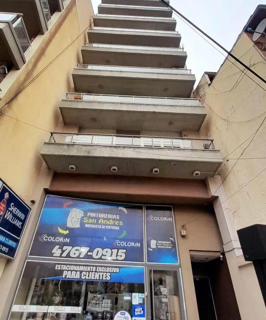 Villa Ballester céntrico! Amplio y luminoso 3 amb con vista abierta! 4