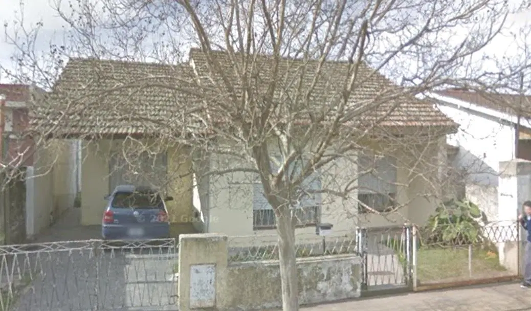 Chalet sobre lote 11 x 35, 3 dormitorios, gran parque, cochera - Villa Adelina 3