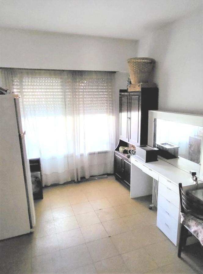 Foto de Chalet sobre lote 11 x 35, 3 dormitorios, gran parque, cochera - Villa, imagen 1