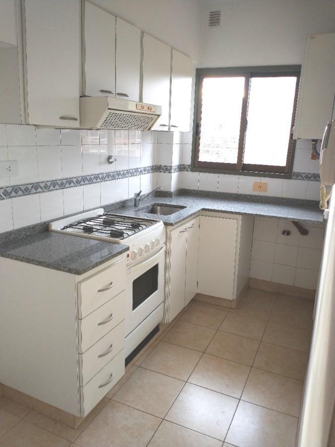 Foto de Departamento 2 ambientes con cochera. Excelente ubicación. Olivos., imagen 2