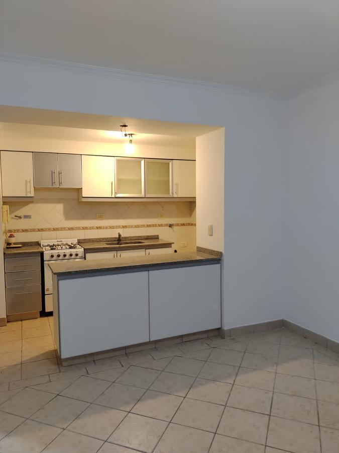 Foto de Departamento 1 ambiente con exc vista, balcón, parrilla.- Villa, imagen 5