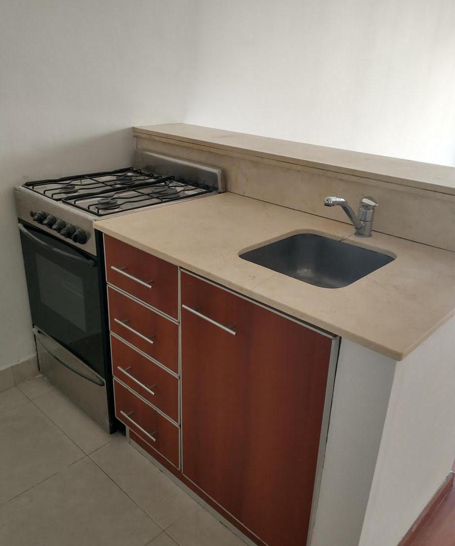 Foto de Excelente departamento 2 ambientes en edificio nuevo. Cochera. Piscina, imagen 2