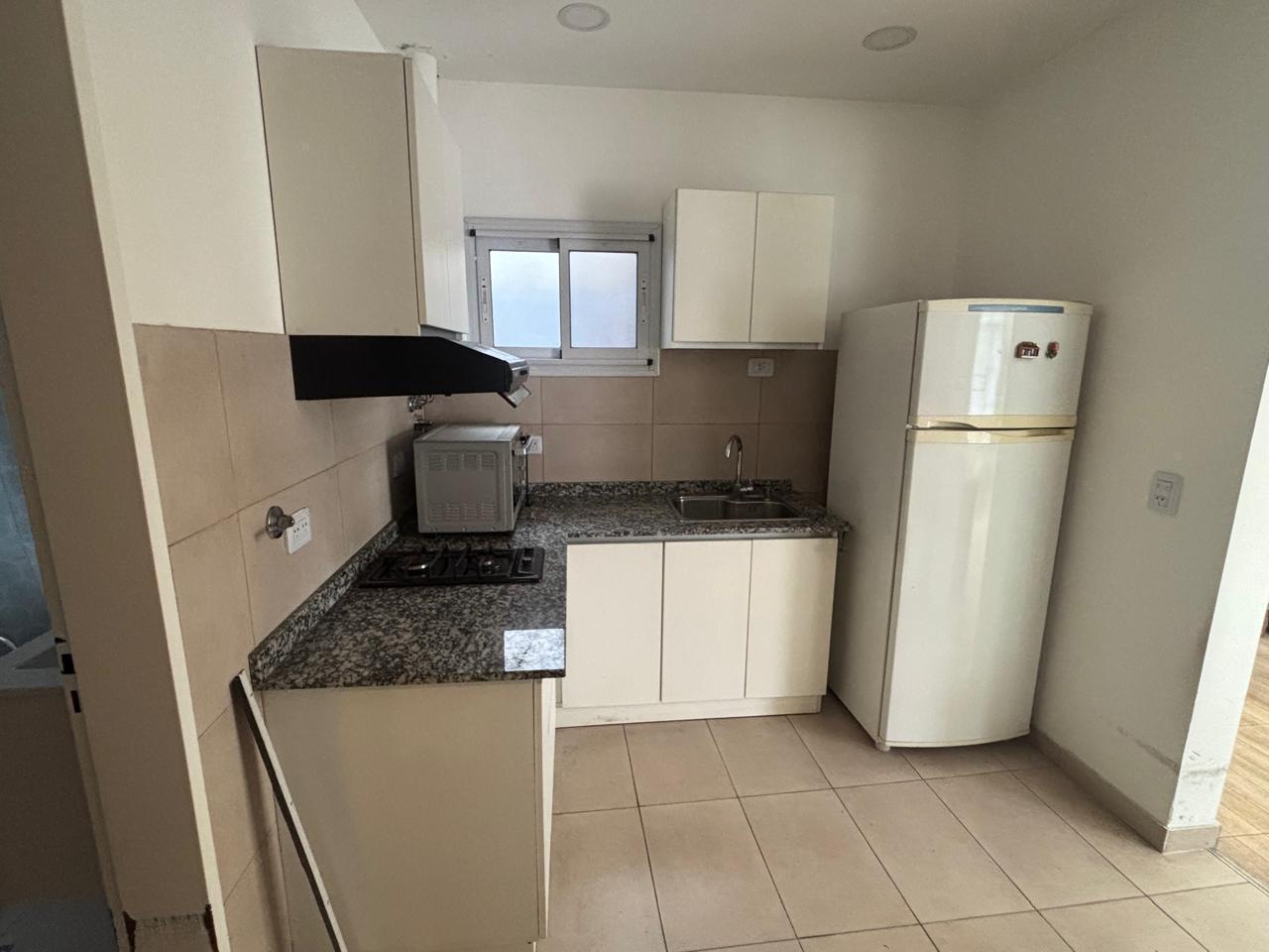Foto de Casa nueva con local. Impecable. Olivos., imagen 2