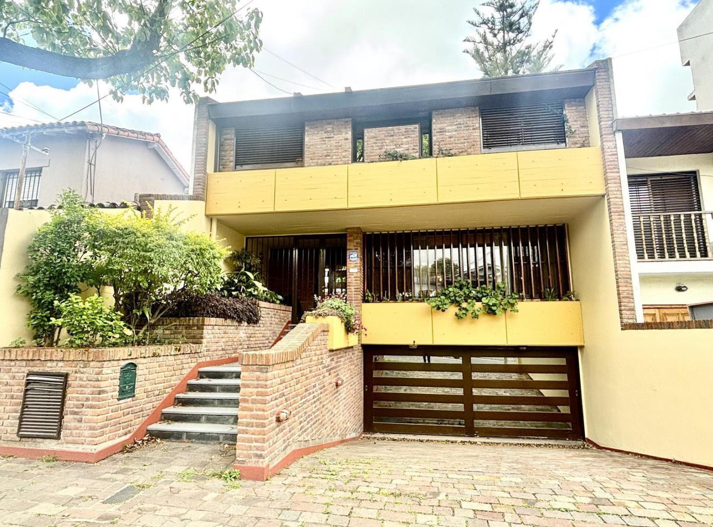 Foto de Chalet 5 ambientes gran parque. Cochera 2/3 vehículos. Olivos., imagen 2