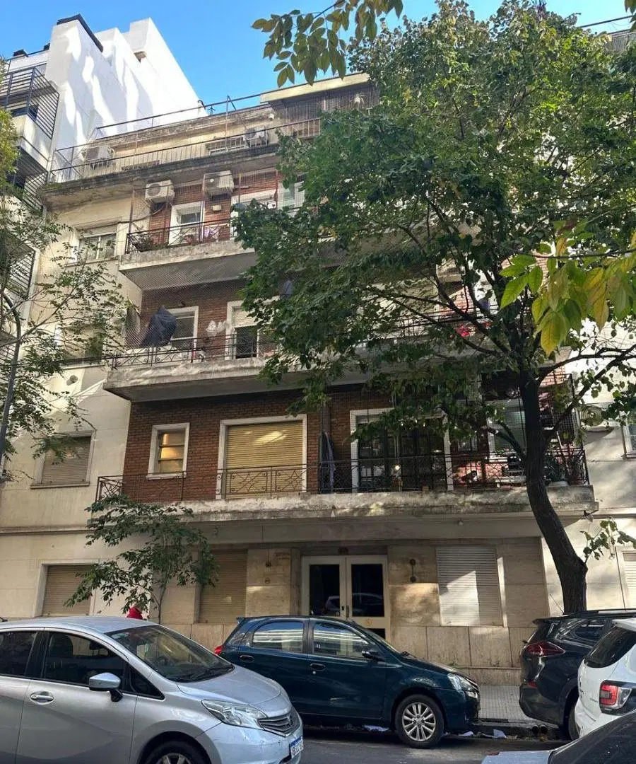 3 ambientes al frente con balcón — Caracas 400, Flores 3