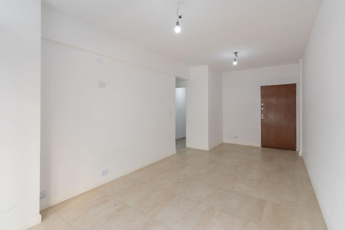 Foto de Semipiso 100m2, Av. Santa Fe 2600. frente, balcón corrido. 4 ambientes!, imagen 3
