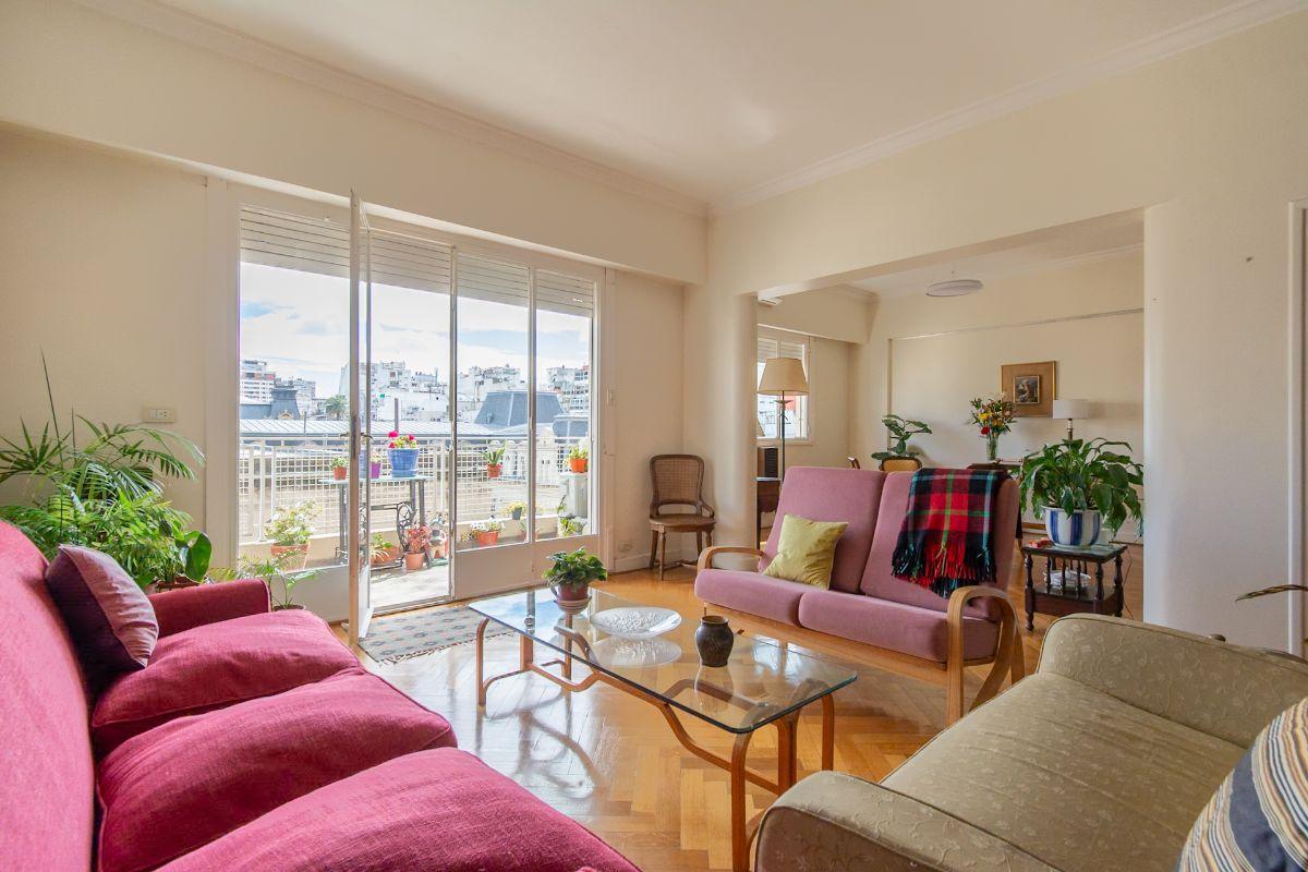 Foto de Venta departamento 5 ambientes. Con balcón y vista al Palacio de Aguas, imagen 1