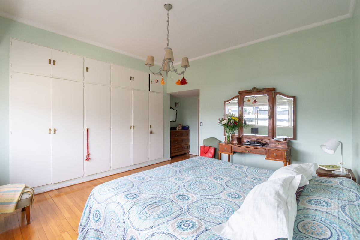 Foto de Venta departamento 5 ambientes. Con balcón y vista al Palacio de Aguas, imagen 4