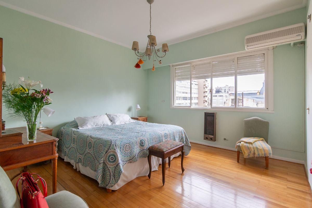 Foto de Venta departamento 5 ambientes. Con balcón y vista al Palacio de Aguas, imagen 3