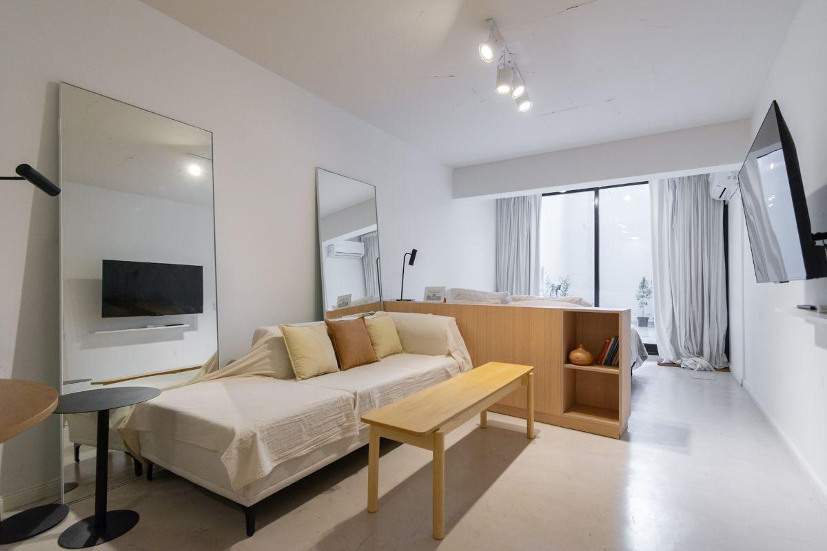 Foto de Amplio monoambiente de 56 m² con balcón terraza – Retiro, Santa Fe 882, imagen 1