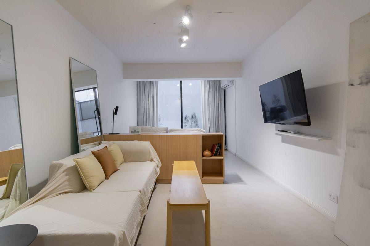 Foto de Amplio monoambiente de 56 m² con balcón terraza – Retiro, Santa Fe 882, imagen 2