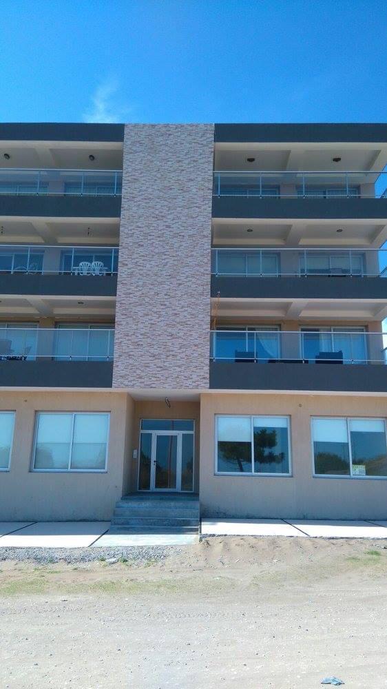 Venta de Departamento Frente Al Mar en Planta Baja en Monte Hermoso 1