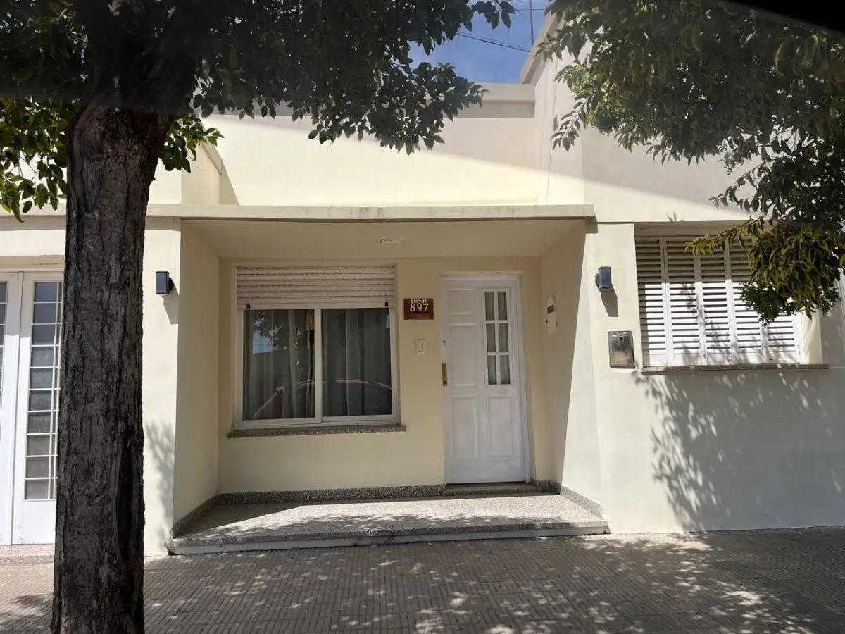 VENTA CASA- Lavalle y Brown 4