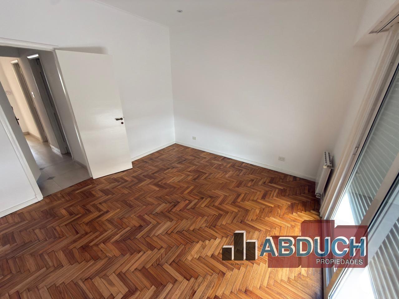 Foto de Casa 8 ambientes 5 dormitorios. | TRES SARGENTOS 2046, imagen 3