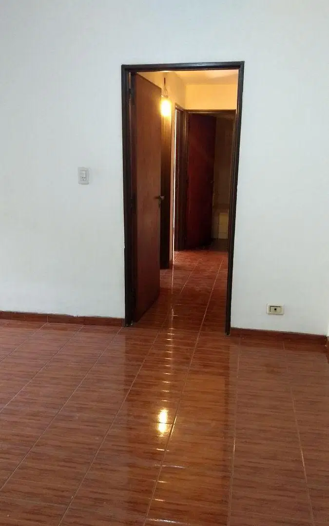 DEPARTAMENTO 2 AMBIENTES PARQUE CHACABUCO PRIMER PISO POR ESCALERA 2