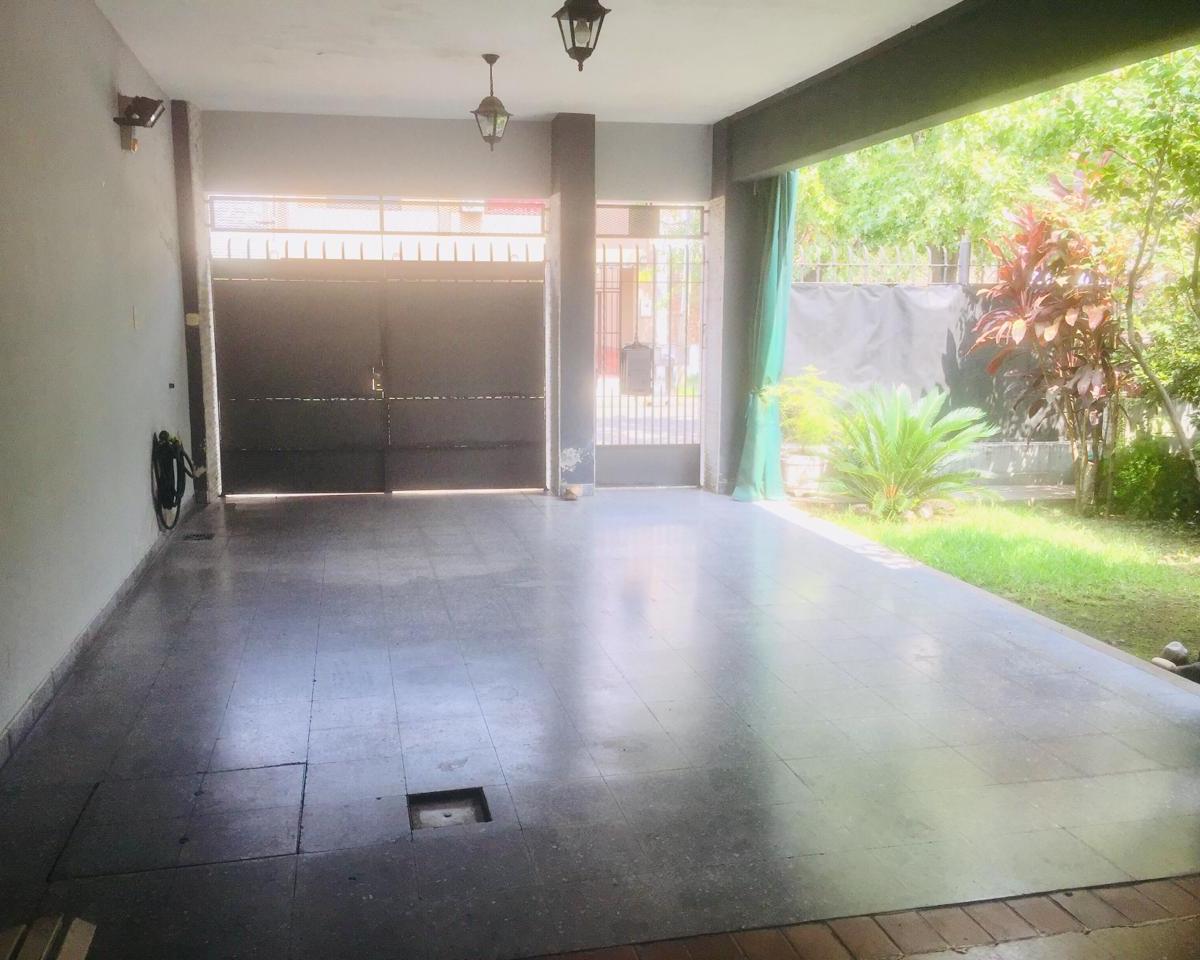 Hermosa Casa Desarrollada Sobre Lote de 8.66 X 26 m Aprox. 2