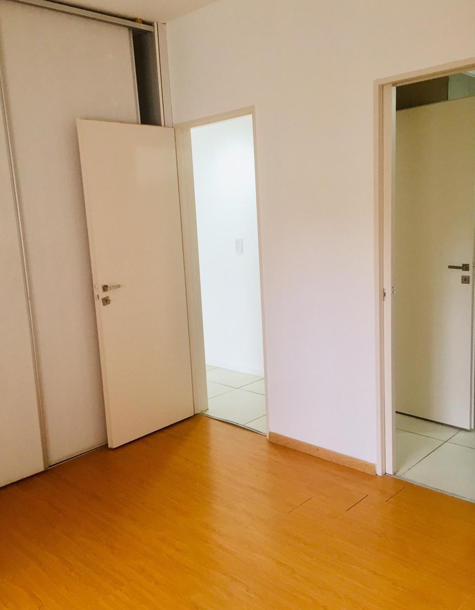 Foto de DEPARTAMENTO 2 AMBIENTES AL FRENTE CON COCHERA CUBIERTA, imagen 3