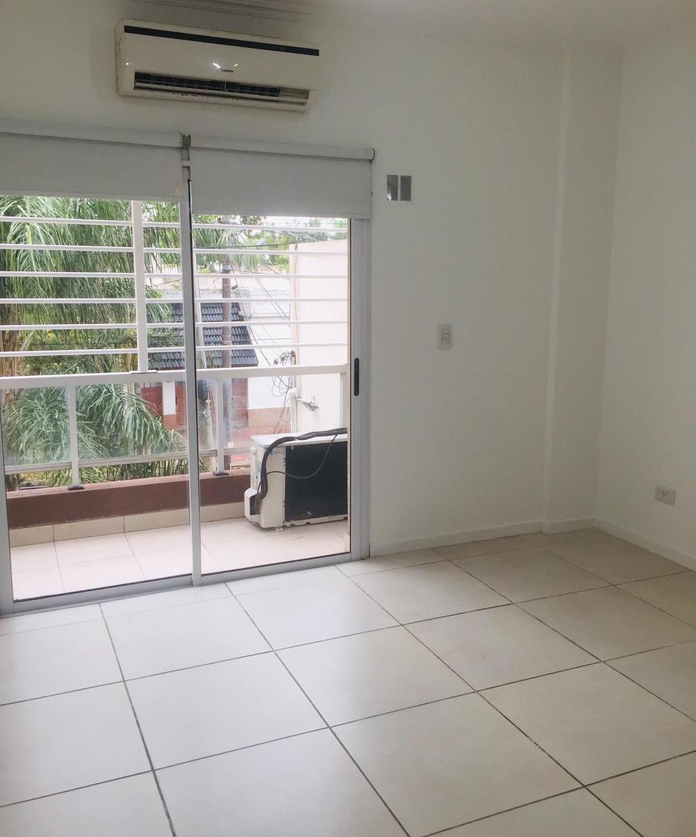 Foto de DEPARTAMENTO 2 AMBIENTES AL FRENTE CON COCHERA CUBIERTA, imagen 2