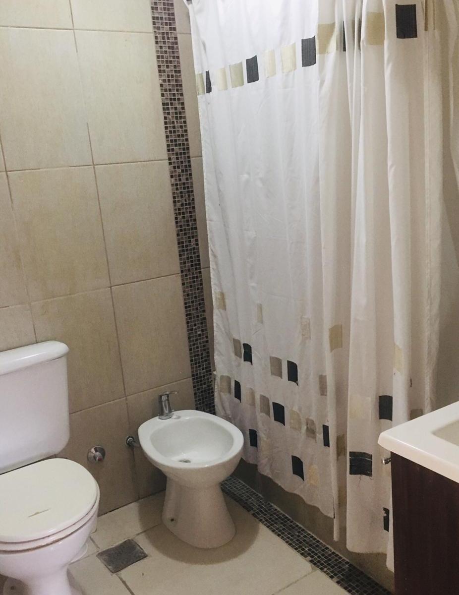Foto de DEPARTAMENTO 2 AMBIENTES AL FRENTE CON COCHERA CUBIERTA, imagen 5