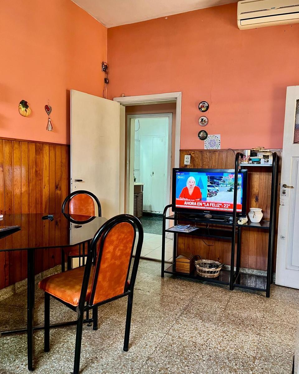 Foto de Casa PH en esquina con doble entrada y garaje., imagen 5