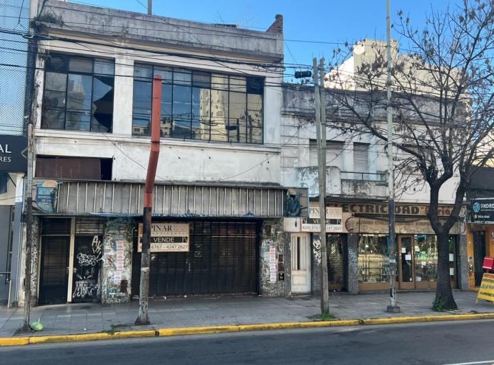 INMUEBLE COMERCIAL! 4